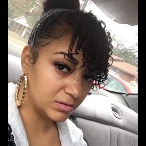 Meet your Posher, Ariel